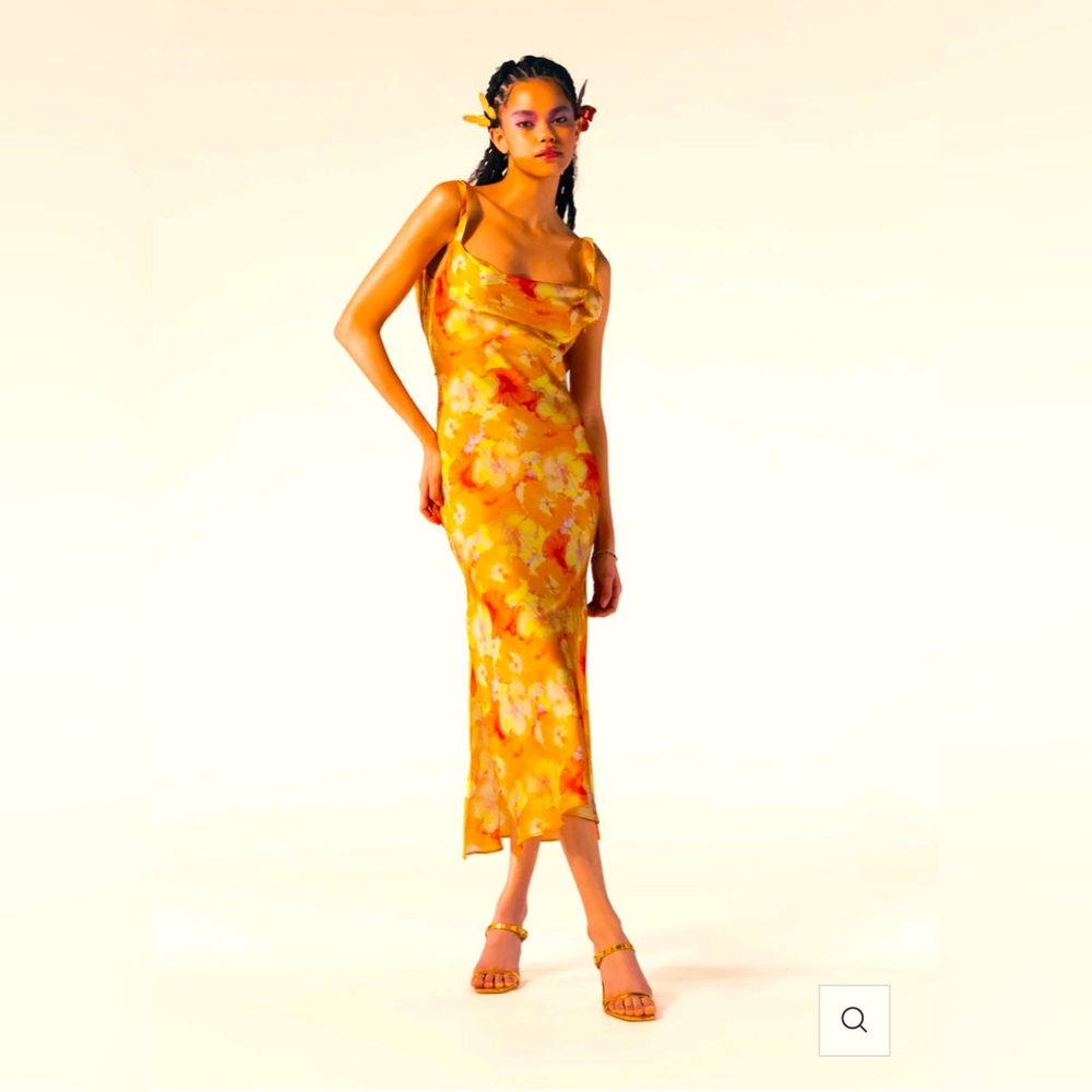 Mirae Thea Orange midi dress